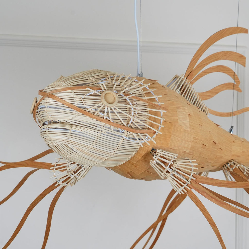 Lustra Lustre Bois Poisson Artisanal - Neutralighting