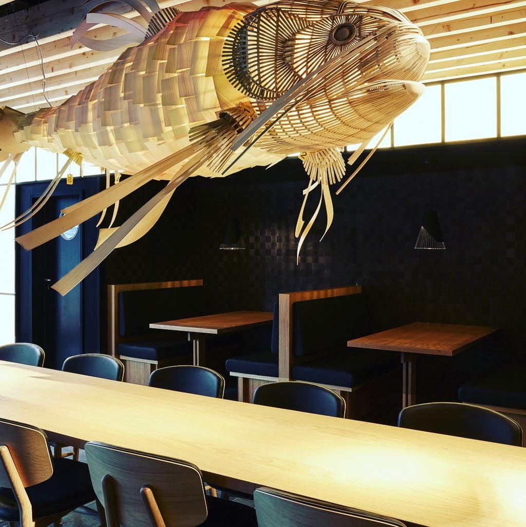 Lustra Lustre Bois Poisson Artisanal - Neutralighting