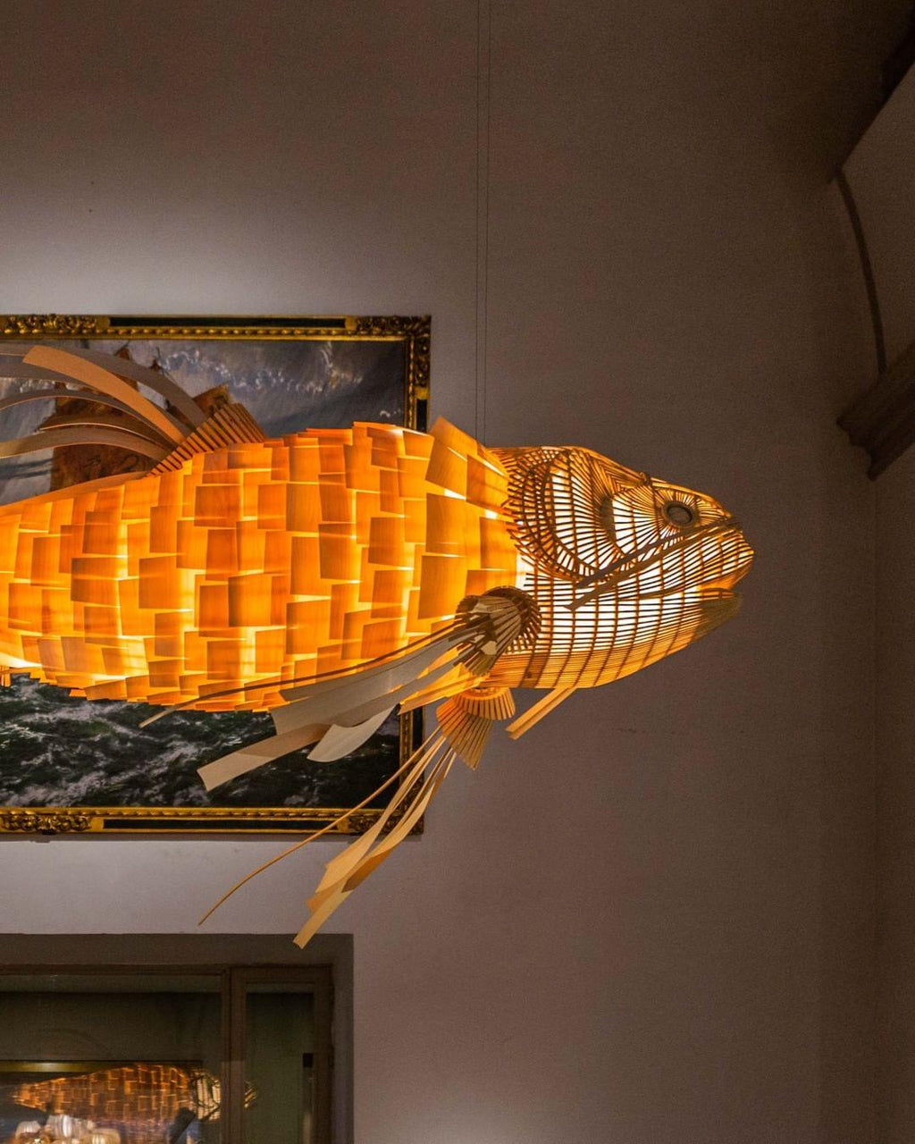 Lustra Lustre Bois Poisson Artisanal - Neutralighting