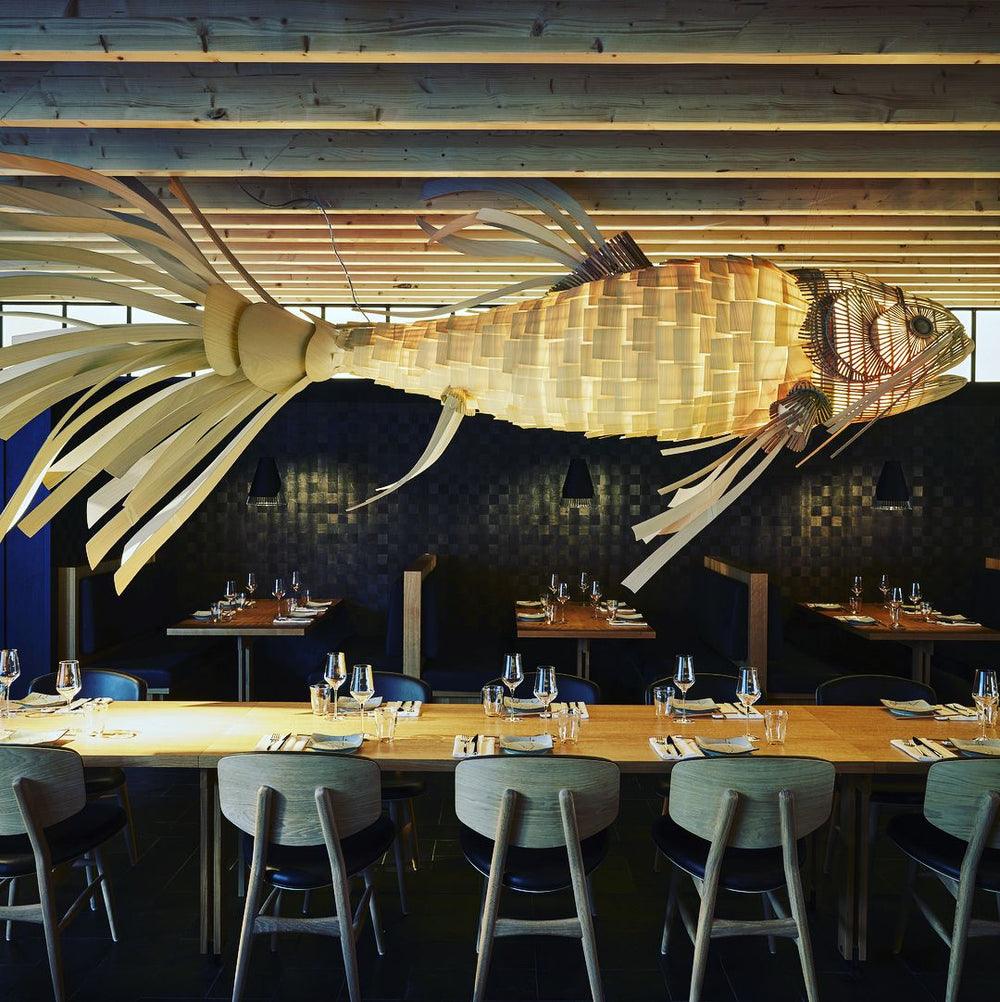 Lustra Lustre Bois Poisson Artisanal - Neutralighting