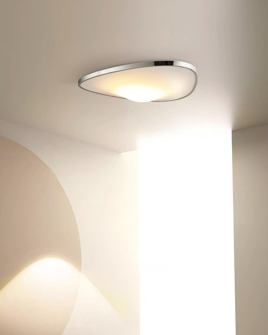 Kuzco Plafonnier Courbe LED Panneau Moderne Salon - Neutralighting