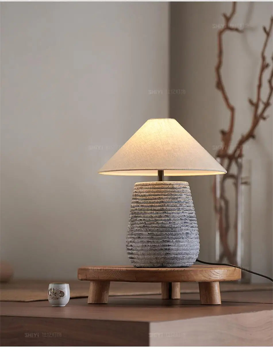 Lampe Japonaise Originale en Céramique Nine Balade - Matière Expressive & Décor Raffiné