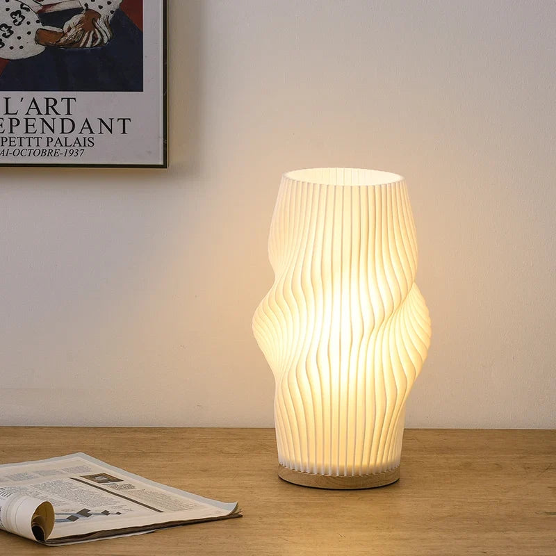 Lampe Japonaise Style Plissé Évariste Césure - Présence Décorative & Harmonie Intérieure