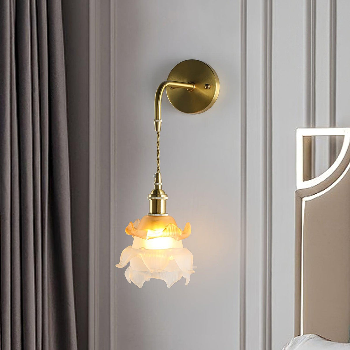 AmariraApplique Murale Laiton Verre Élégance Premium - Neutralighting