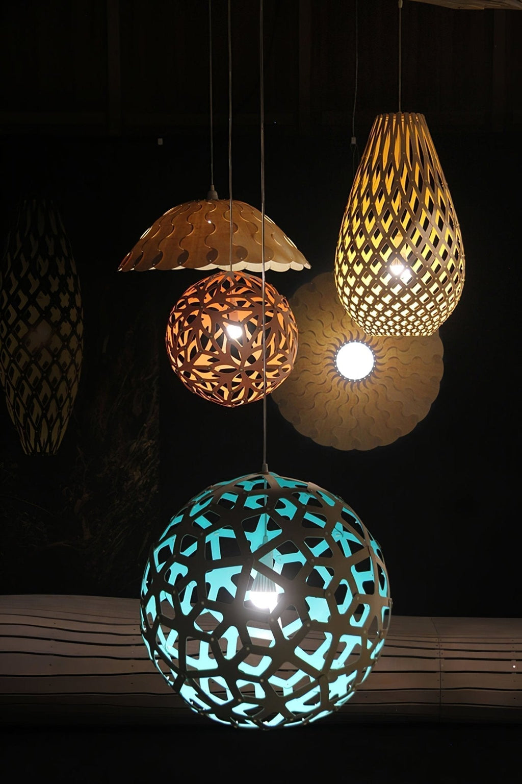 Lustra Suspension Géométrique en Bois Tressé - Neutralighting