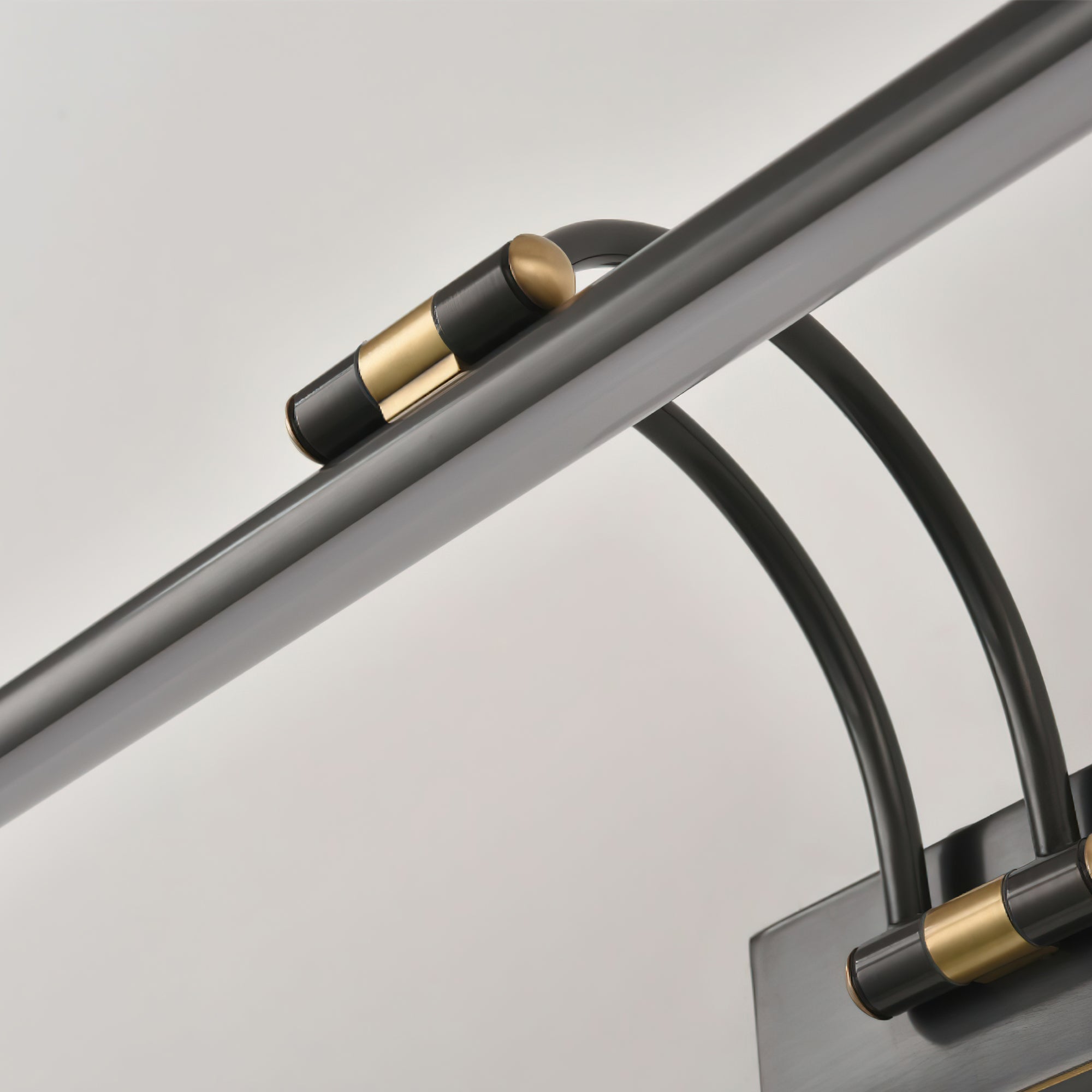 Fergus Applique Murale Linéaire Coiffeuse Laiton - Neutralighting