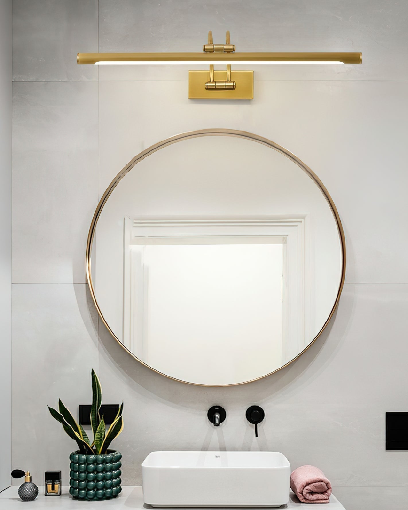 Fergus Applique Murale Linéaire Coiffeuse Laiton - Neutralighting