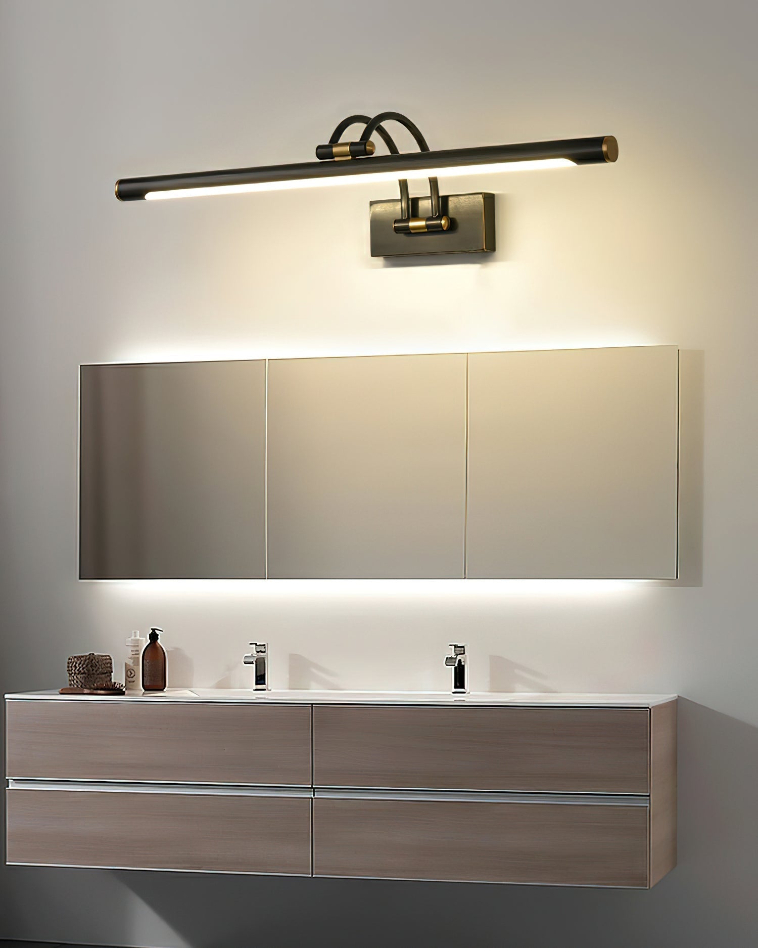 Fergus Applique Murale Linéaire Coiffeuse Laiton - Neutralighting
