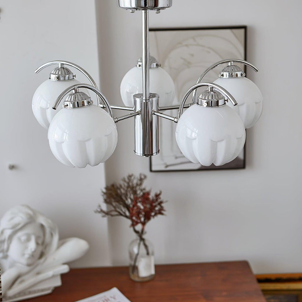 Chandelier Bras Courbés en Chrome avec Abat-jours en Globe Givré - Neutralighting