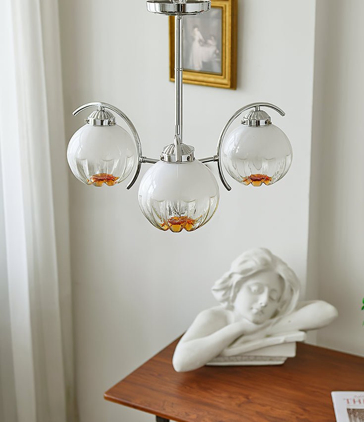 Chandelier Bras Courbés en Chrome avec Abat-jours en Globe Givré - Neutralighting
