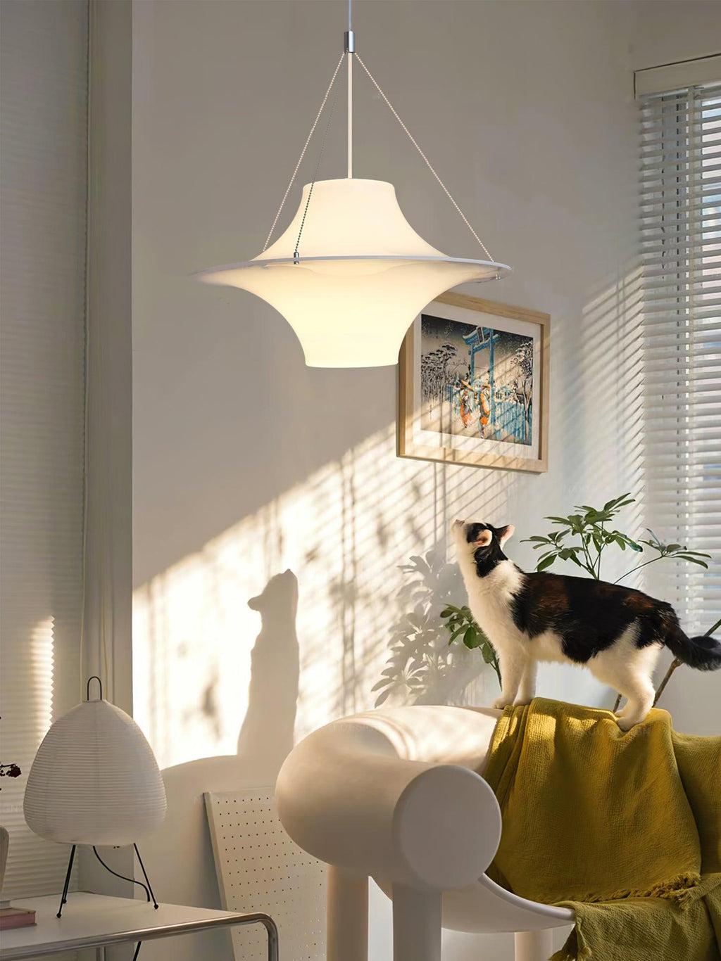 Solara Lampe suspendue en acrylique en forme d'OVNI pour salon contemporain - Neutralighting