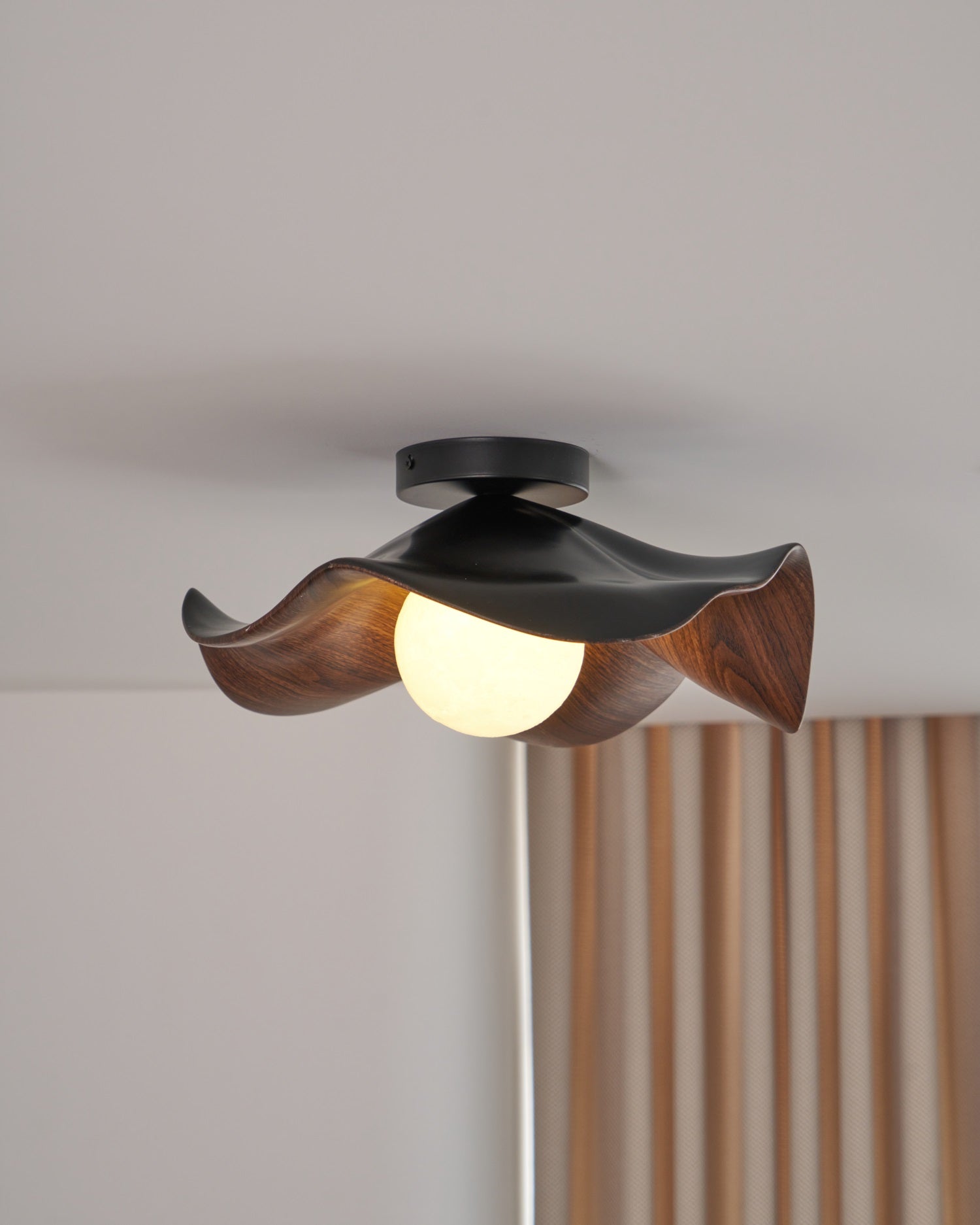 Solara Plafonnier Feuille de Lotus avec finition bois et blanc - Neutralighting