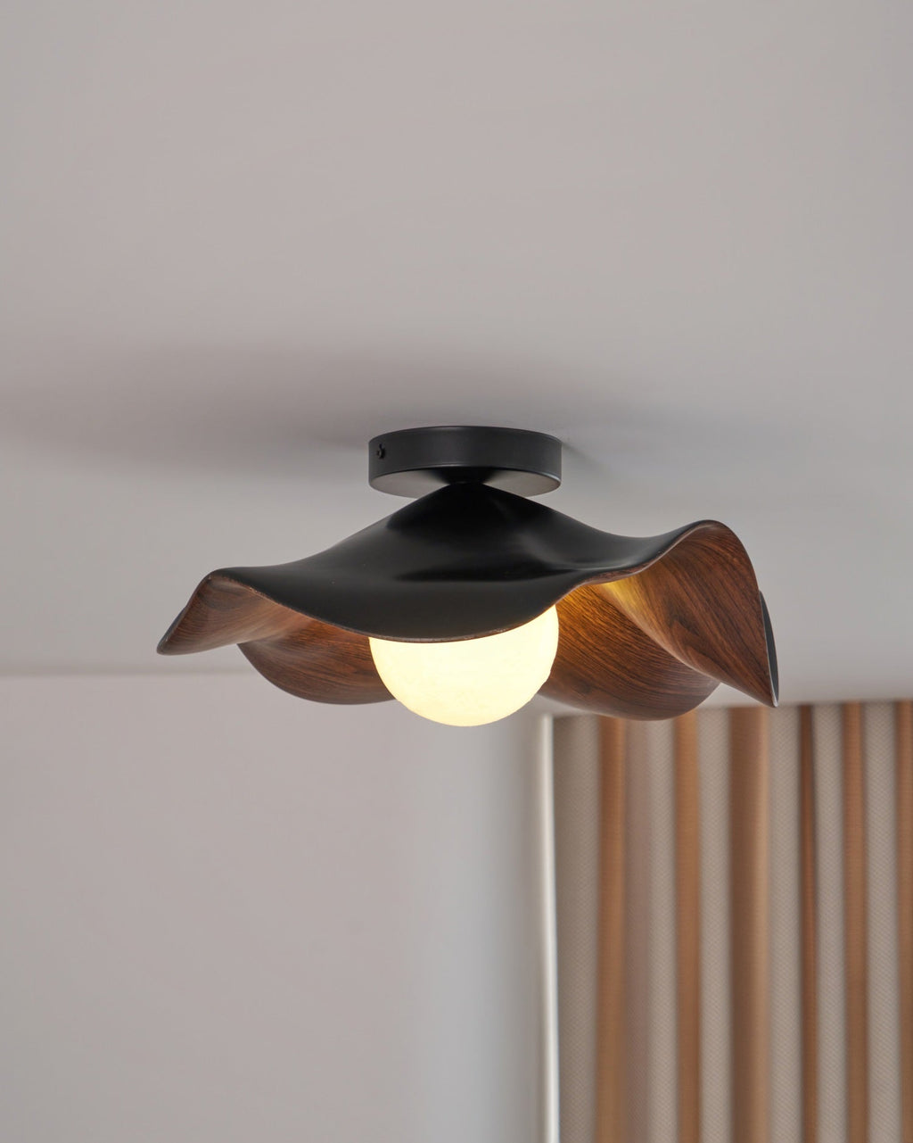 Solara Plafonnier Feuille de Lotus avec finition bois et blanc - Neutralighting