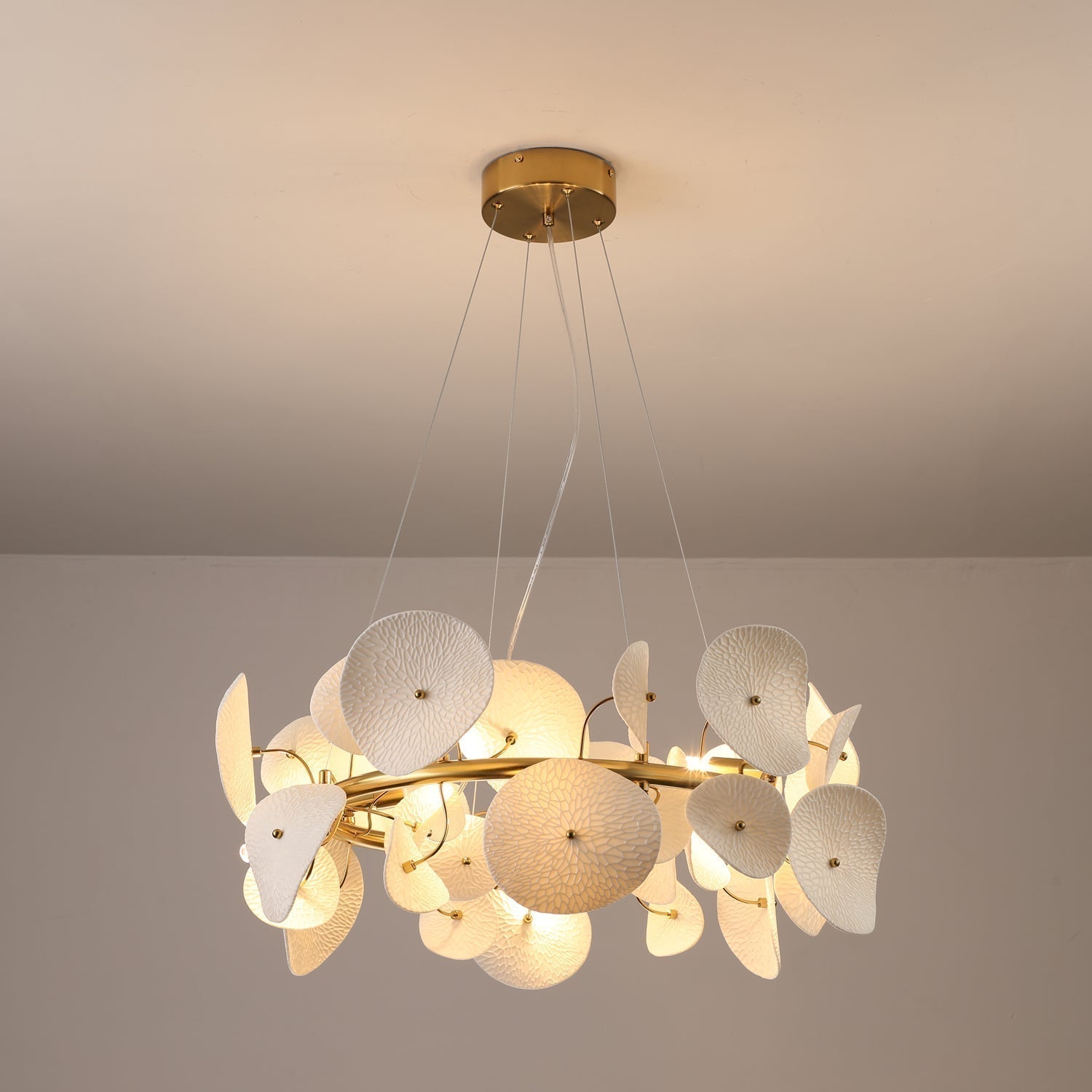 Virinira Lustre en céramique à pétales d'élégance moderne - Neutralighting
