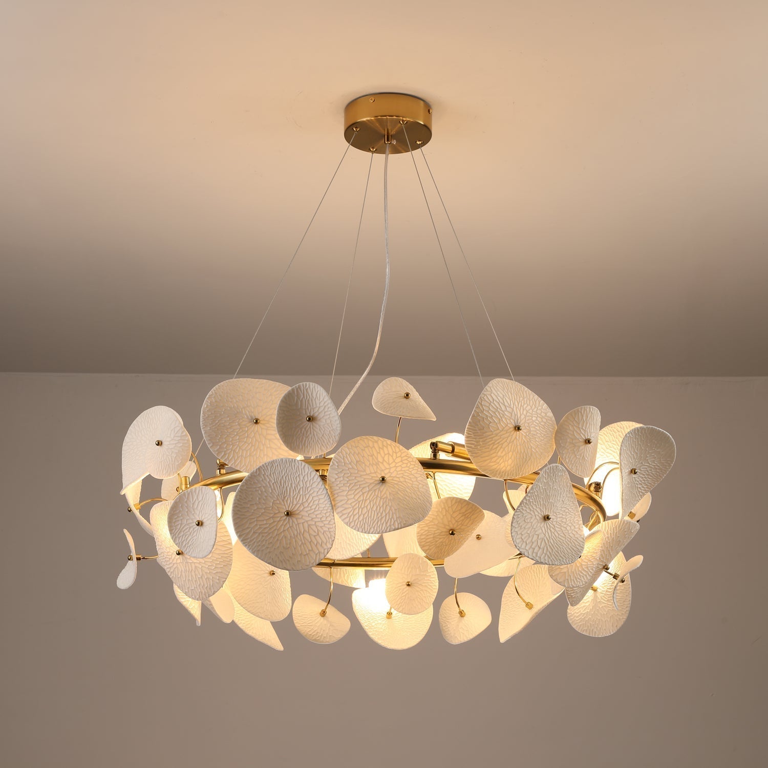 Virinira Lustre en céramique à pétales d'élégance moderne - Neutralighting