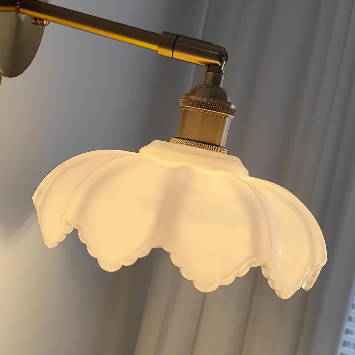 Lotus Applique Murale Verre Art Nordique Orientable - Neutralighting