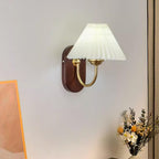 Solenne Applique murale vintage à abat-jour plissé - Neutralighting