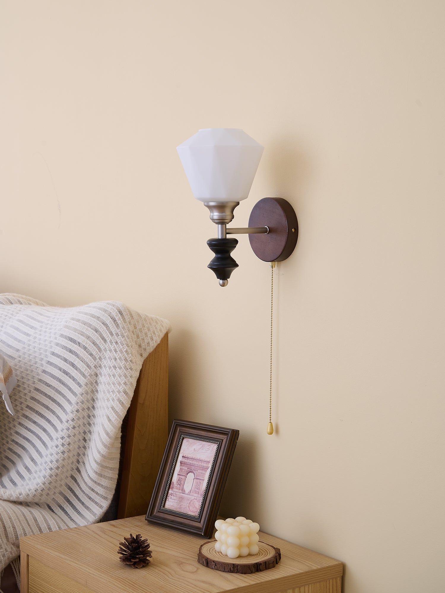 Lucille Applique Murale en Verre Art Classique et Bois - Neutralighting