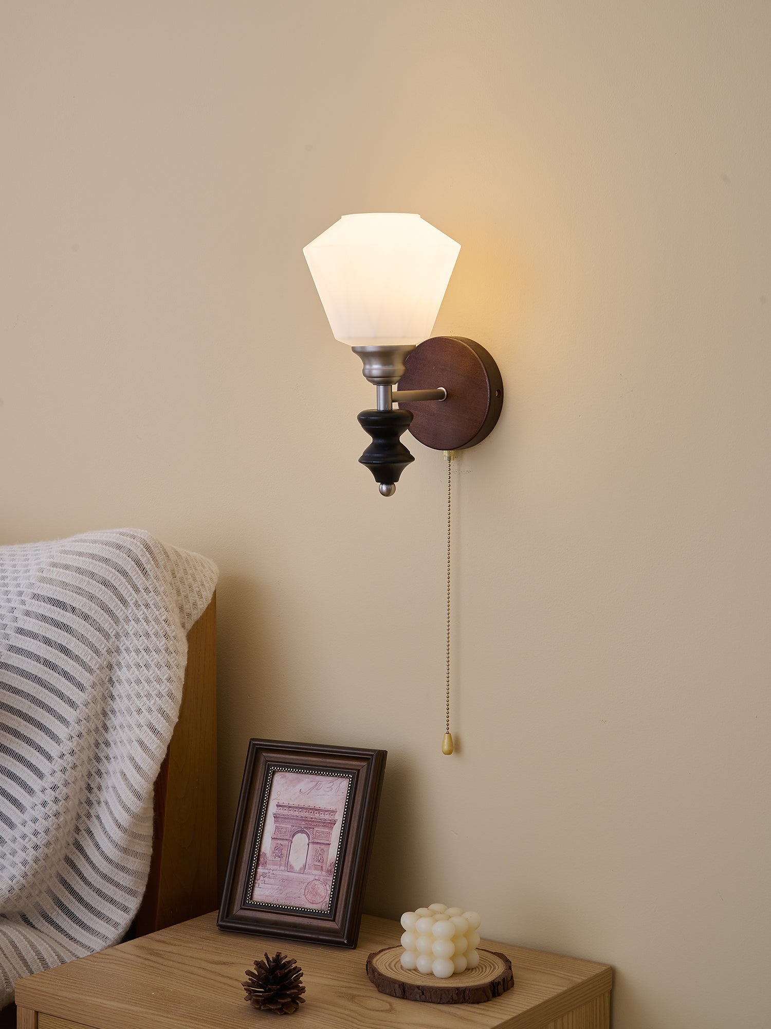 Lucille Applique Murale en Verre Art Classique et Bois - Neutralighting