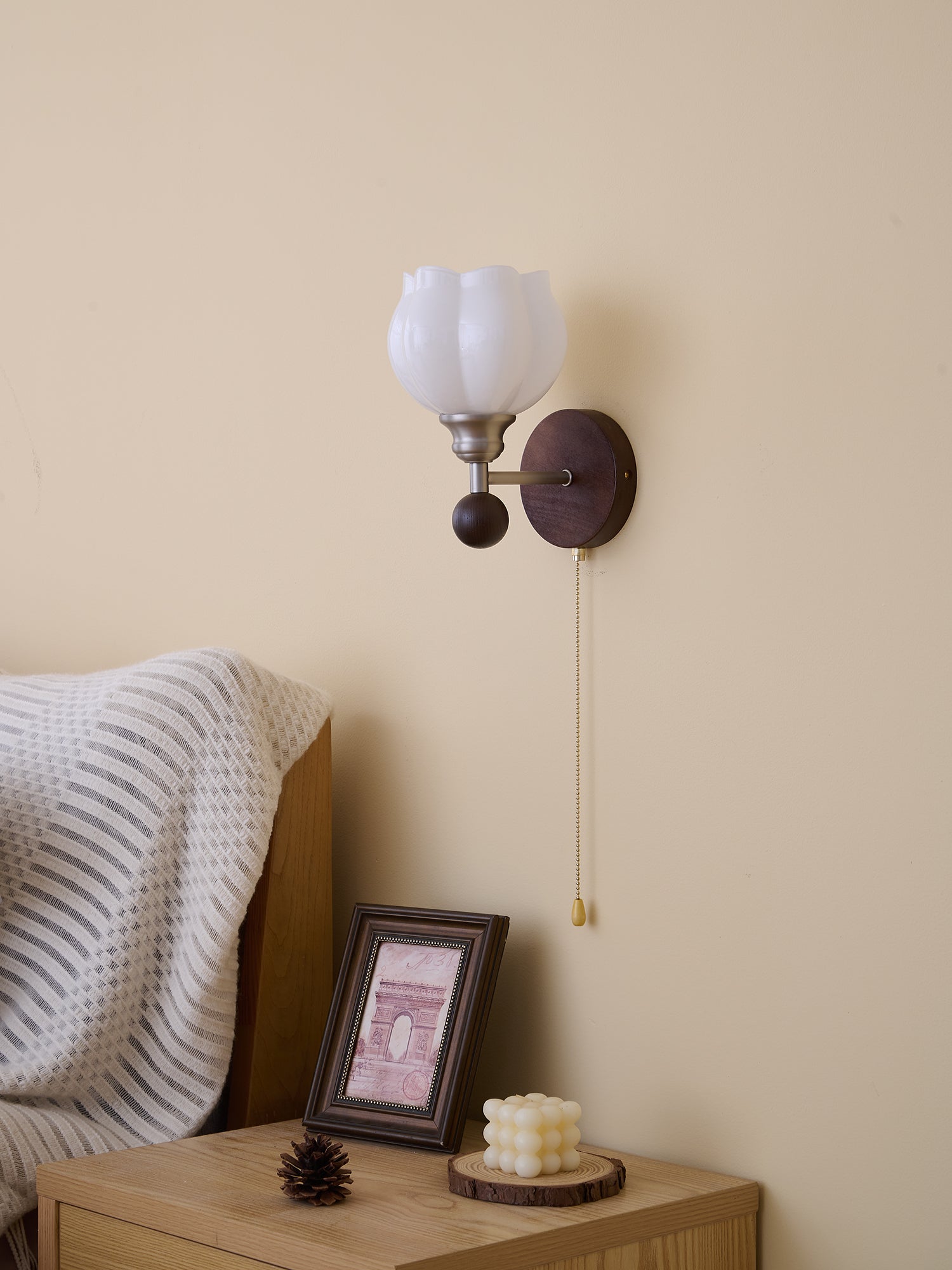 Lucille Applique Murale en Verre Art Classique et Bois - Neutralighting