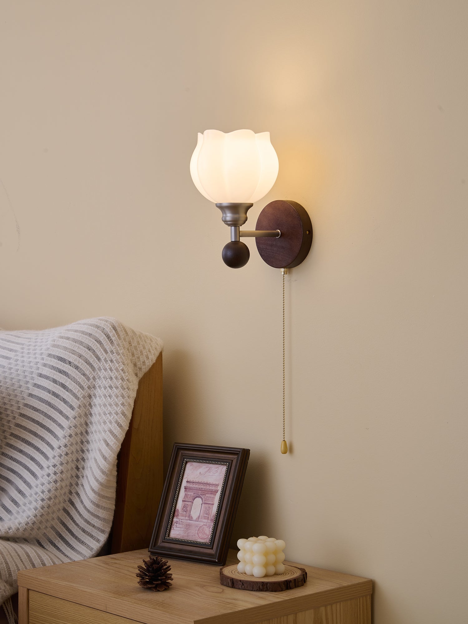 Lucille Applique Murale en Verre Art Classique et Bois - Neutralighting