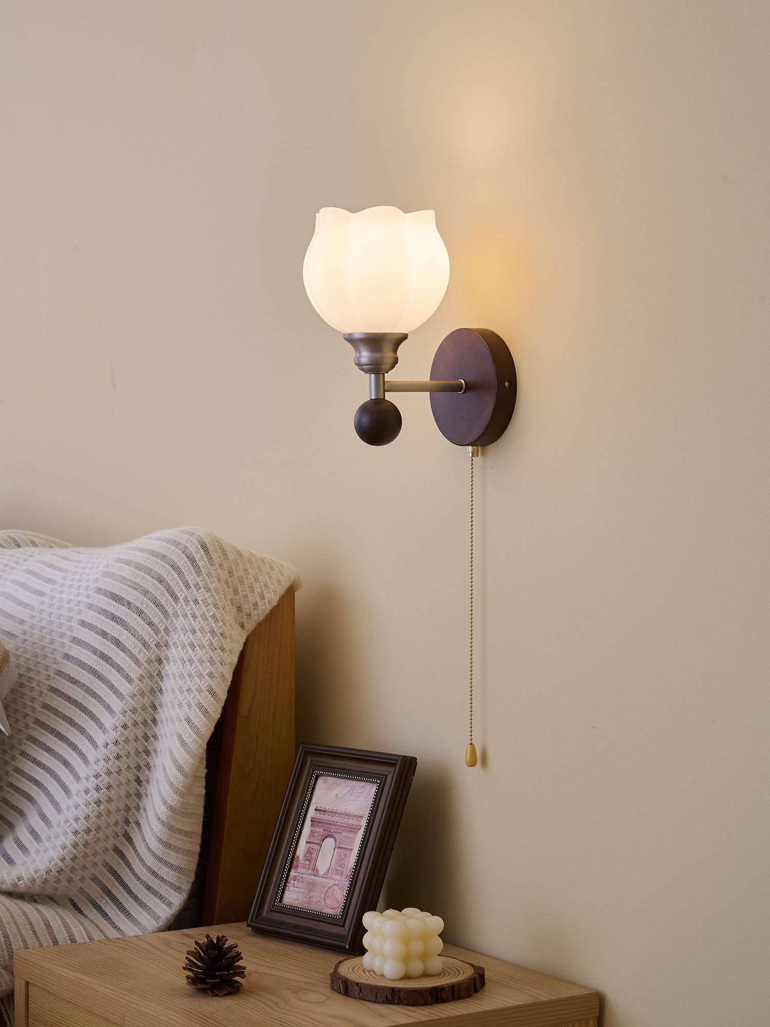 Lucille Applique Murale en Verre Art Classique et Bois - Neutralighting