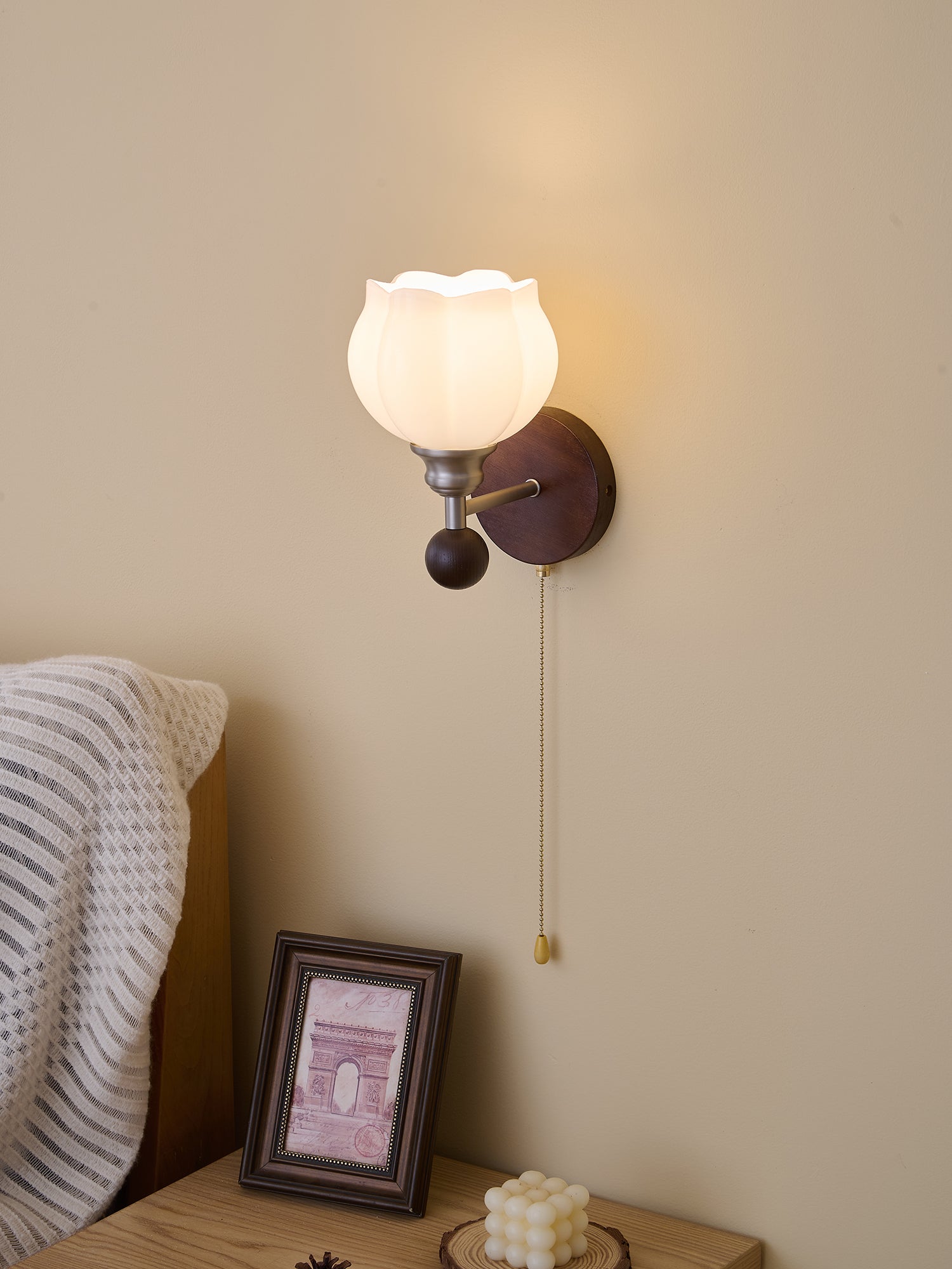 Lucille Applique Murale en Verre Art Classique et Bois - Neutralighting