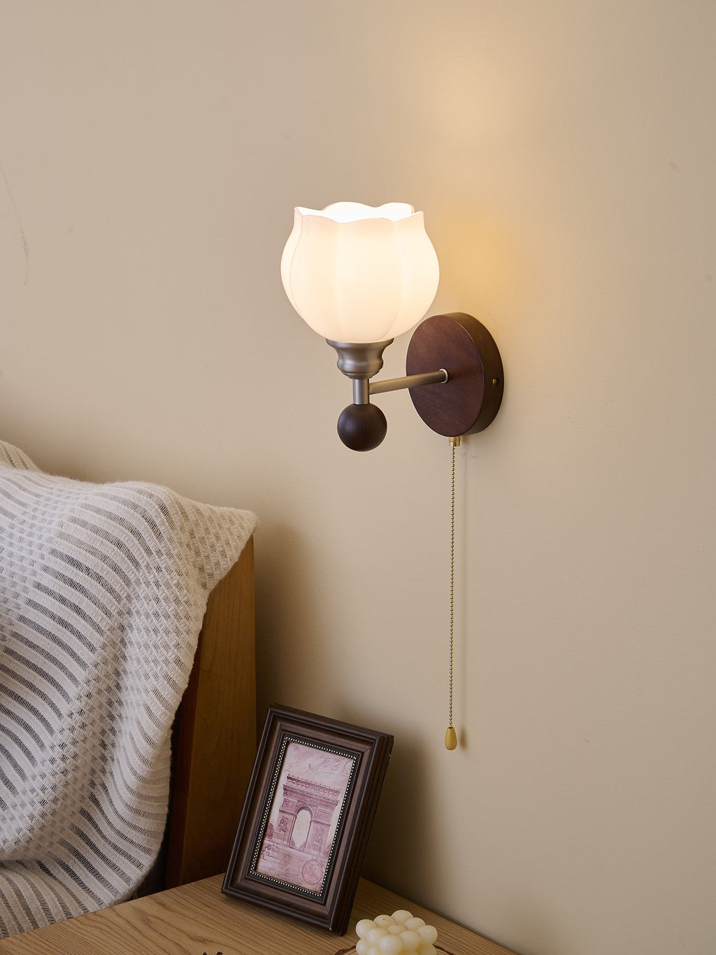 Lucille Applique Murale en Verre Art Classique et Bois - Neutralighting