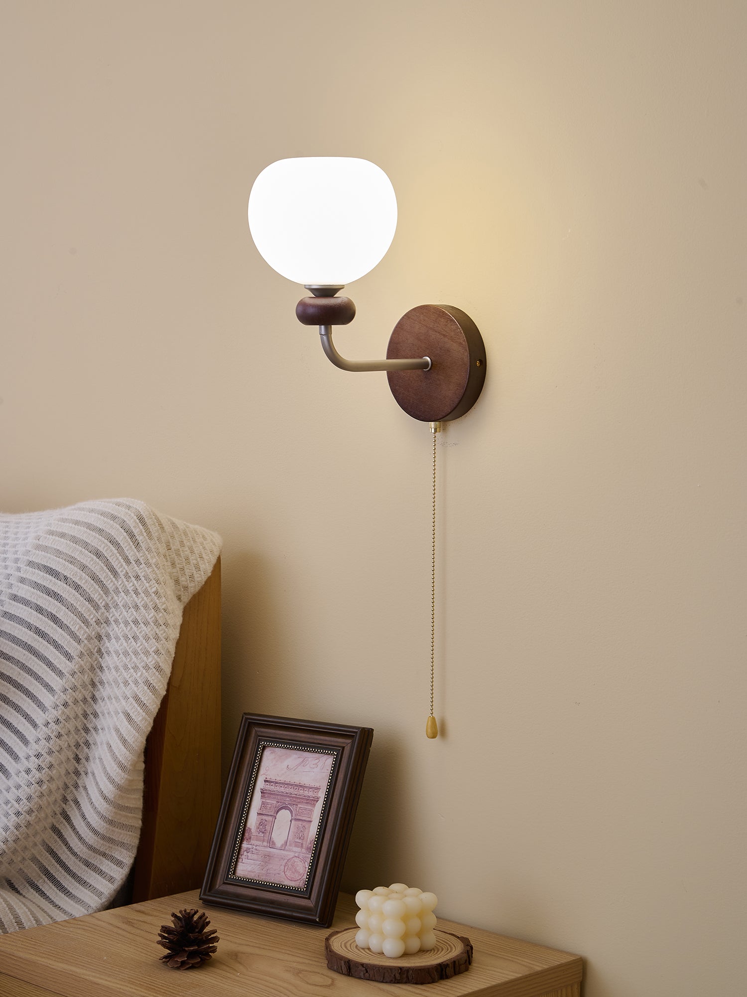 Lucille Applique Murale en Verre Art Classique et Bois - Neutralighting