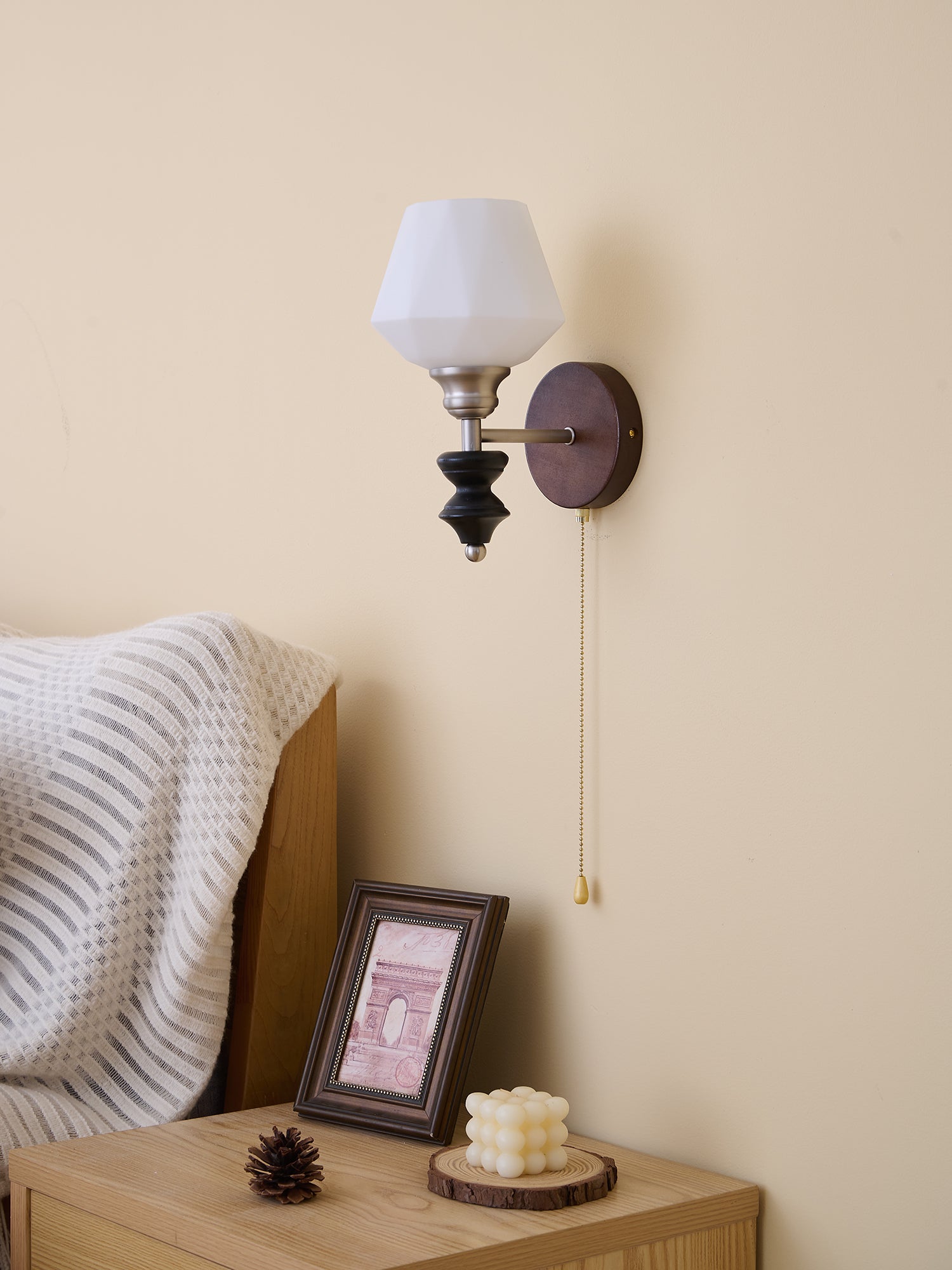 Lucille Applique Murale en Verre Art Classique et Bois - Neutralighting