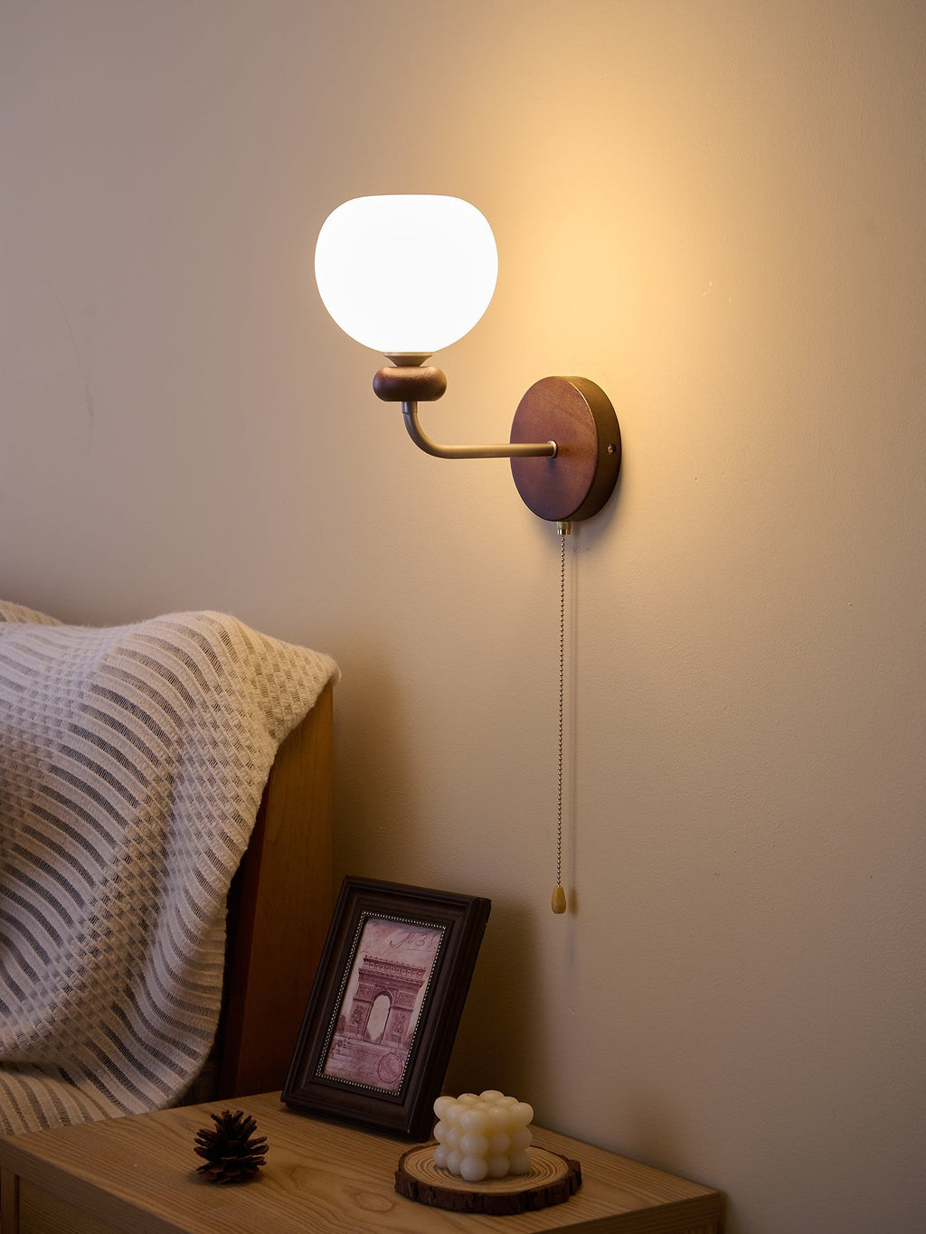 Lucille Applique Murale en Verre Art Classique et Bois - Neutralighting