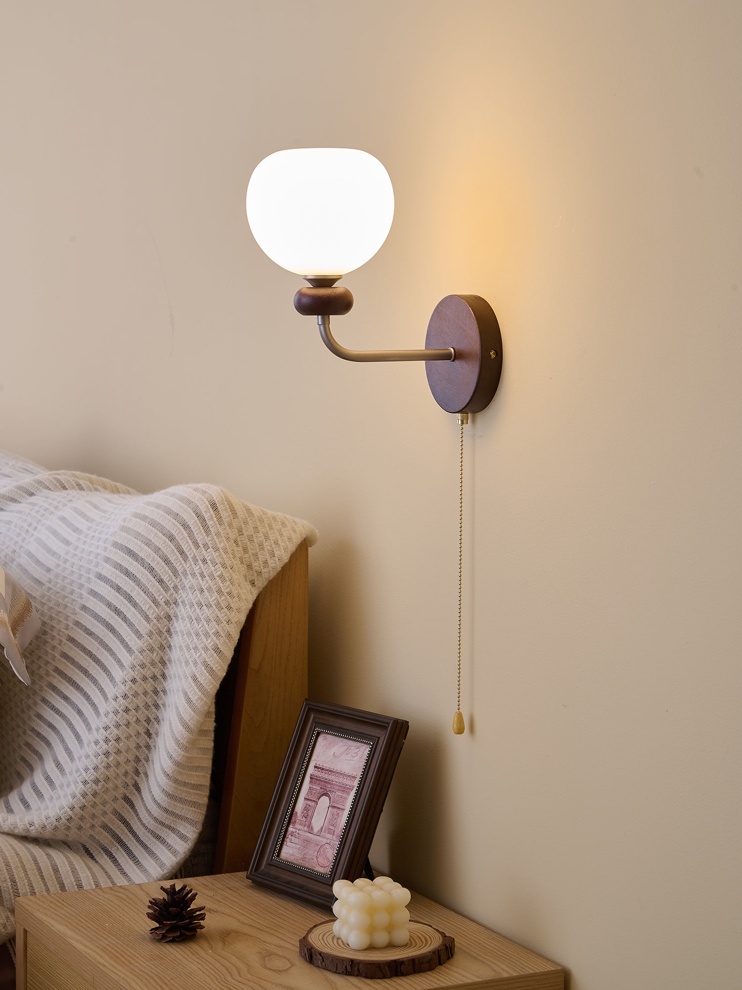 Lucille Applique Murale en Verre Art Classique et Bois - Neutralighting
