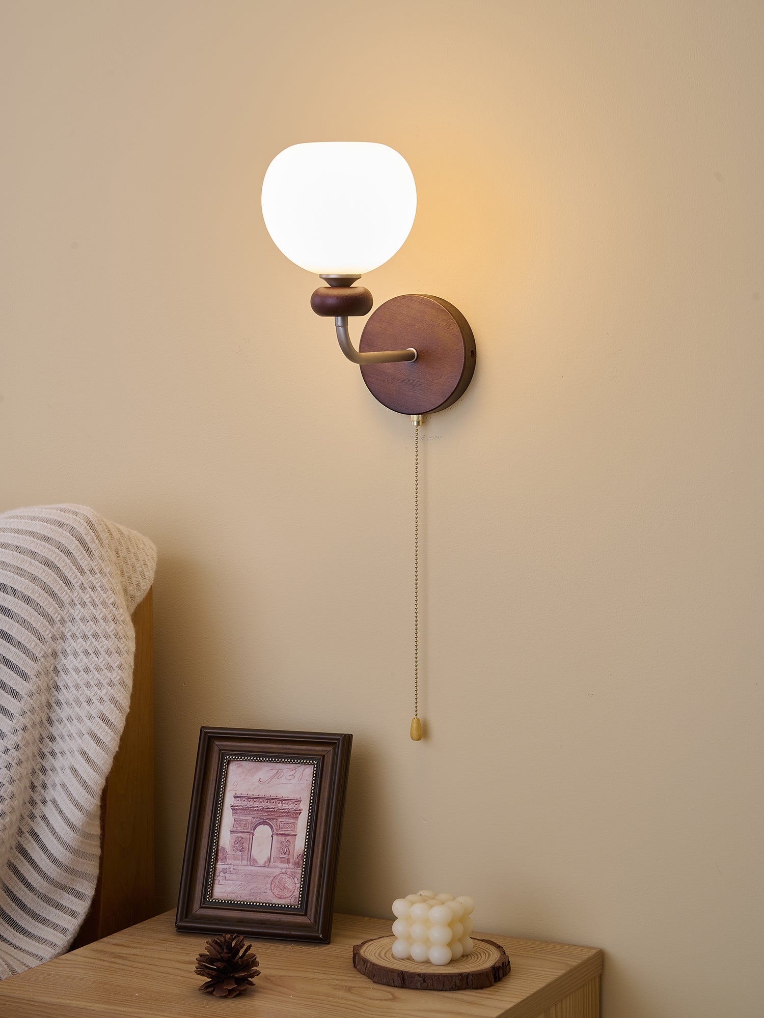Lucille Applique Murale en Verre Art Classique et Bois - Neutralighting