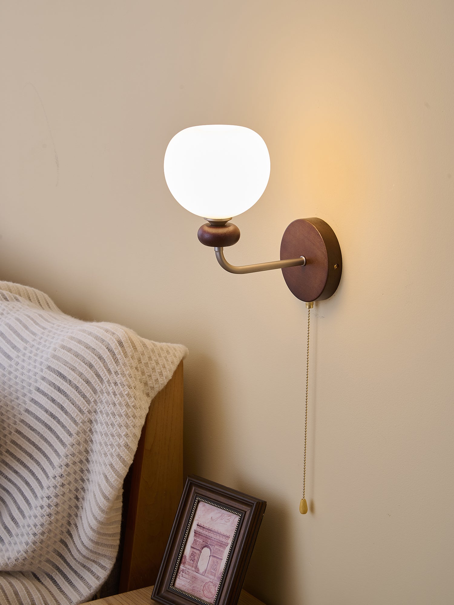 Lucille Applique Murale en Verre Art Classique et Bois - Neutralighting