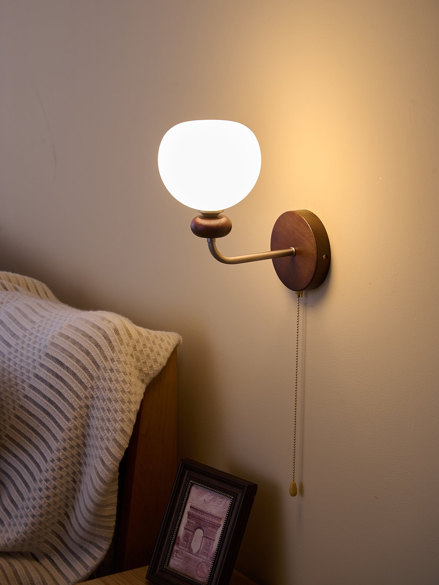 Lucille Applique Murale en Verre Art Classique et Bois - Neutralighting