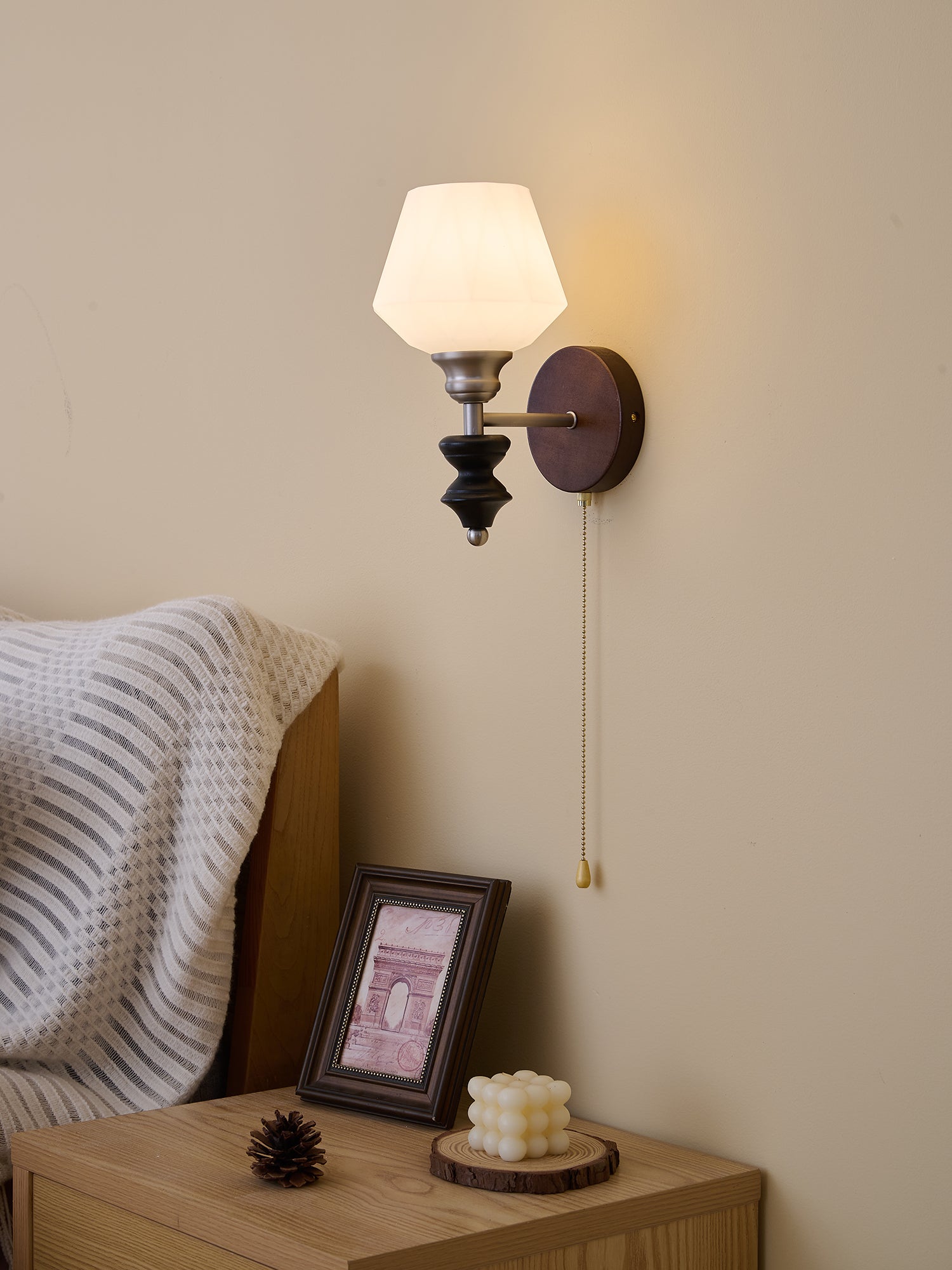 Lucille Applique Murale en Verre Art Classique et Bois - Neutralighting