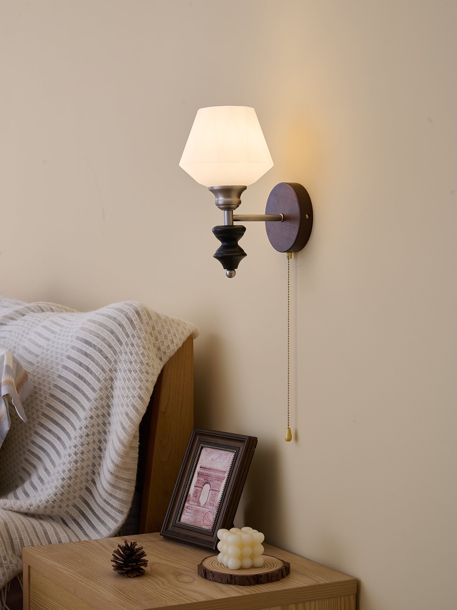 Lucille Applique Murale en Verre Art Classique et Bois - Neutralighting
