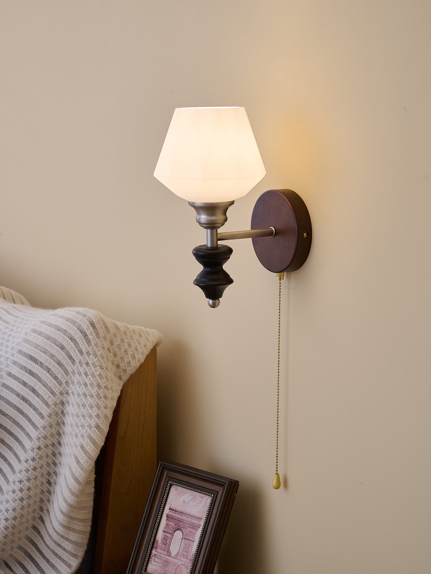 Lucille Applique Murale en Verre Art Classique et Bois - Neutralighting