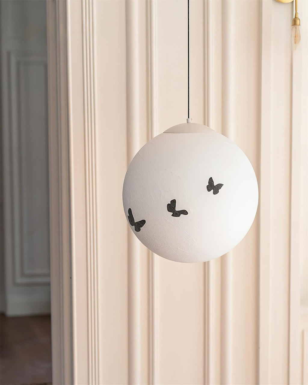 Luna Suspension Globe Flutter - Neutralighting