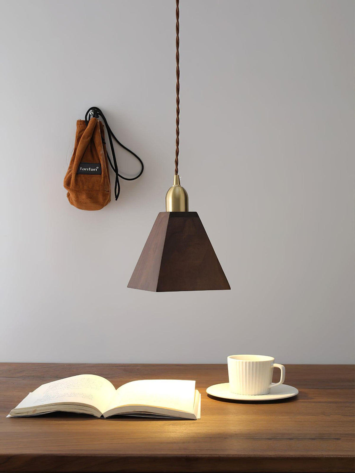 Lustra Suspension Lampe Noyer Laiton Moderne pour Salon - Neutralighting