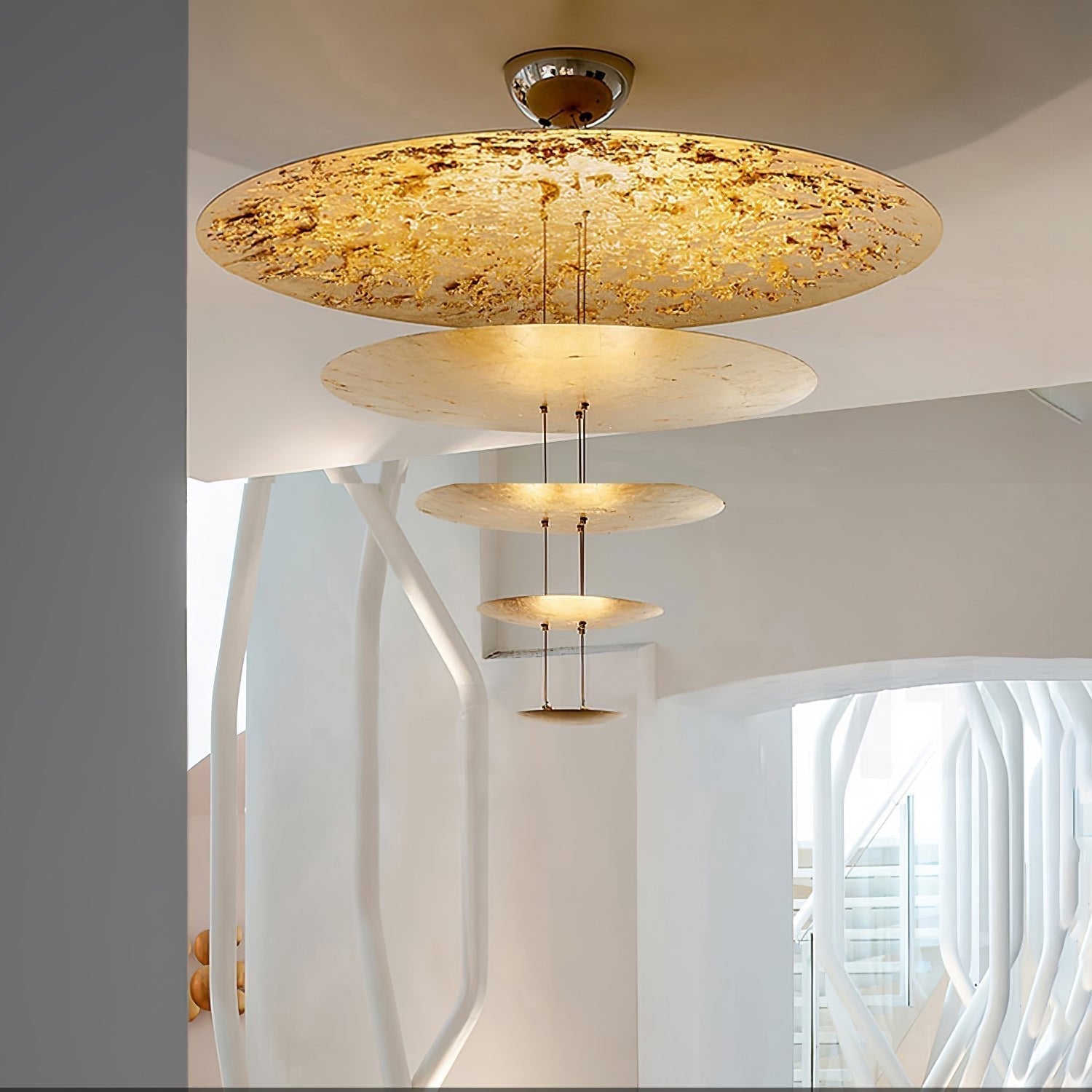 Zathaara Suspension Feuilles d’Or Étagées - Neutralighting