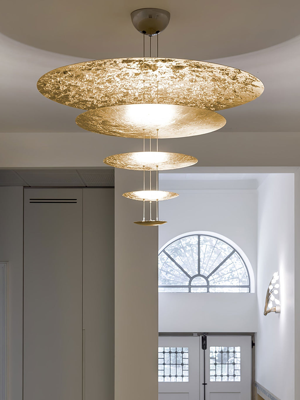 Zathaara Suspension Feuilles d’Or Étagées - Neutralighting