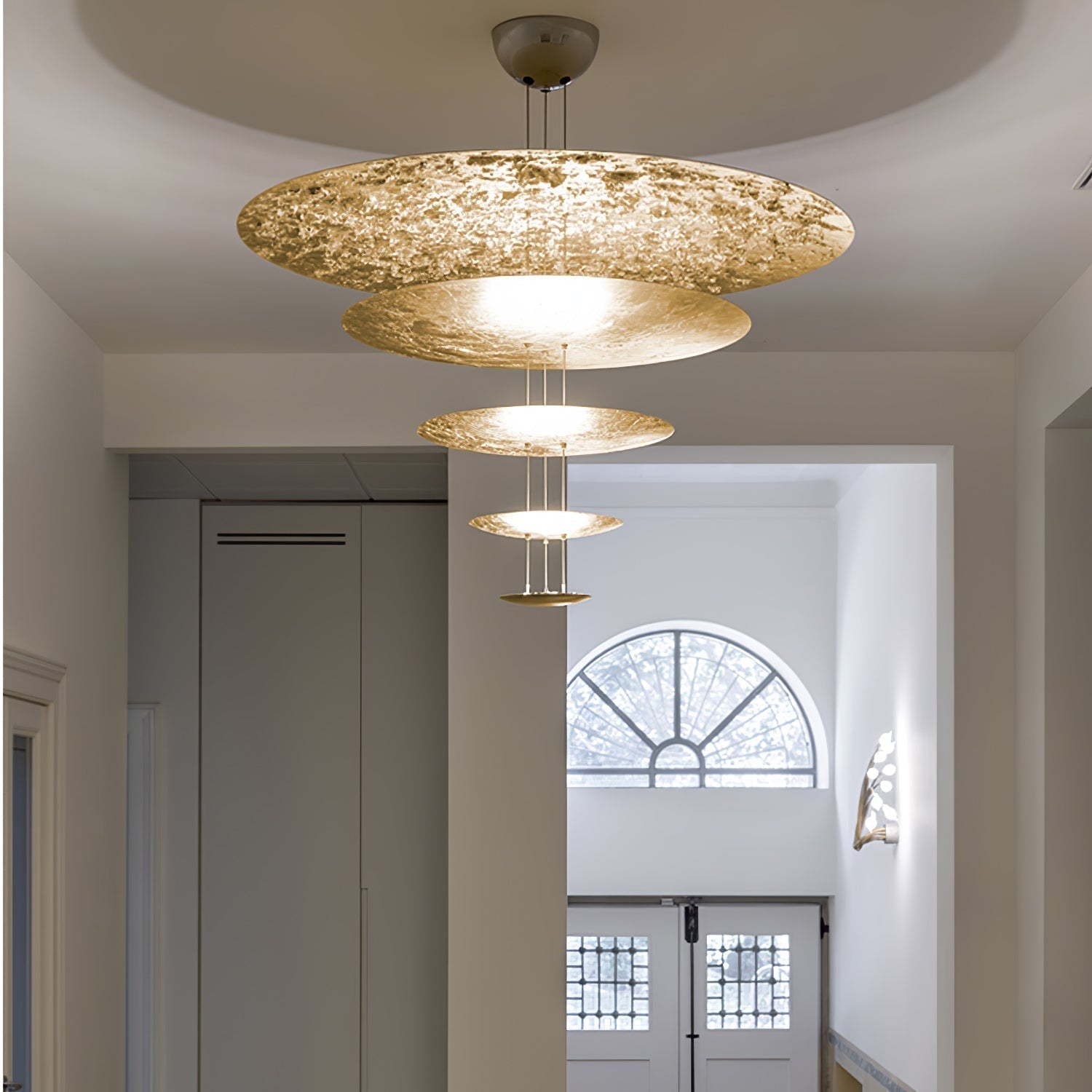Zathaara Suspension Feuilles d’Or Étagées - Neutralighting