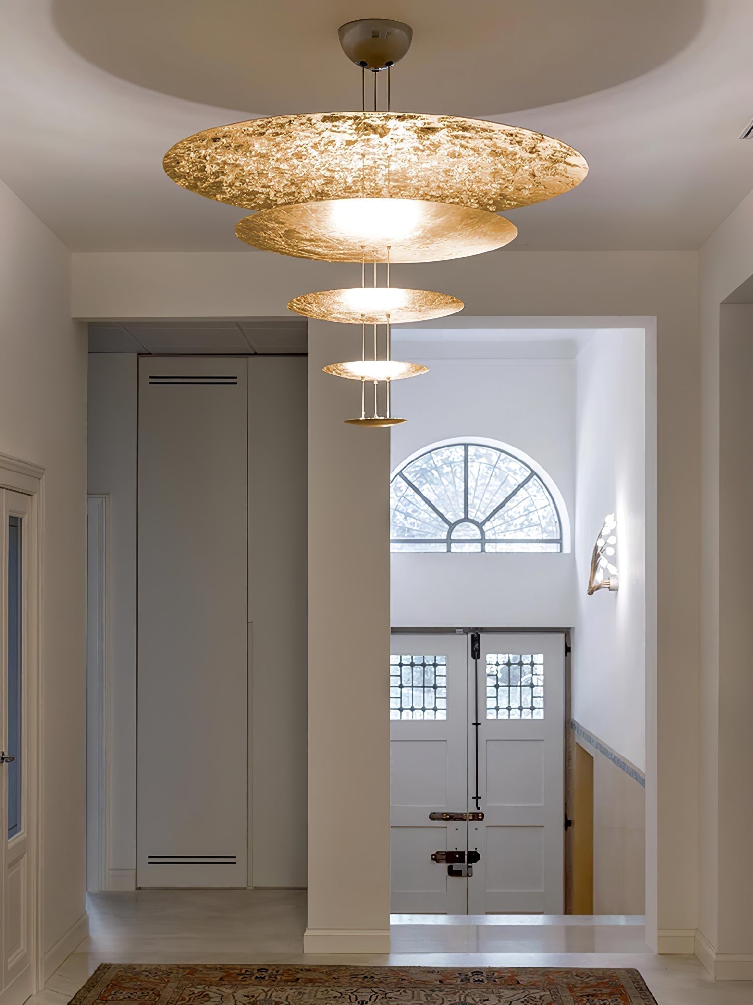 Zathaara Suspension Feuilles d’Or Étagées - Neutralighting