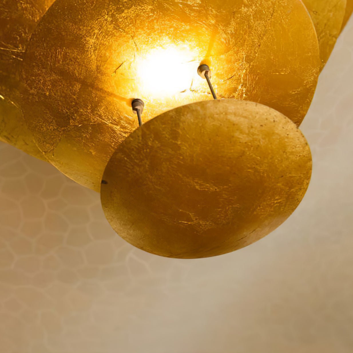 Zathaara Suspension Feuilles d’Or Étagées - Neutralighting