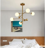 Lustra Chandelier en Laiton avec Poutre Verticale et Globe - Neutralighting
