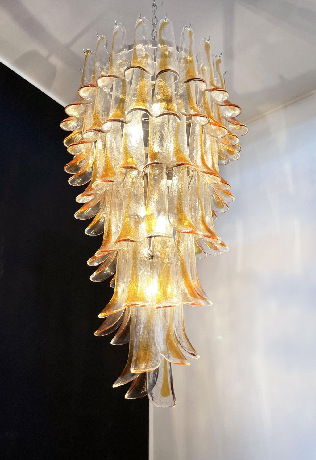 Aurora Chandelier Pétales en Verre de Murano Doré - Neutralighting