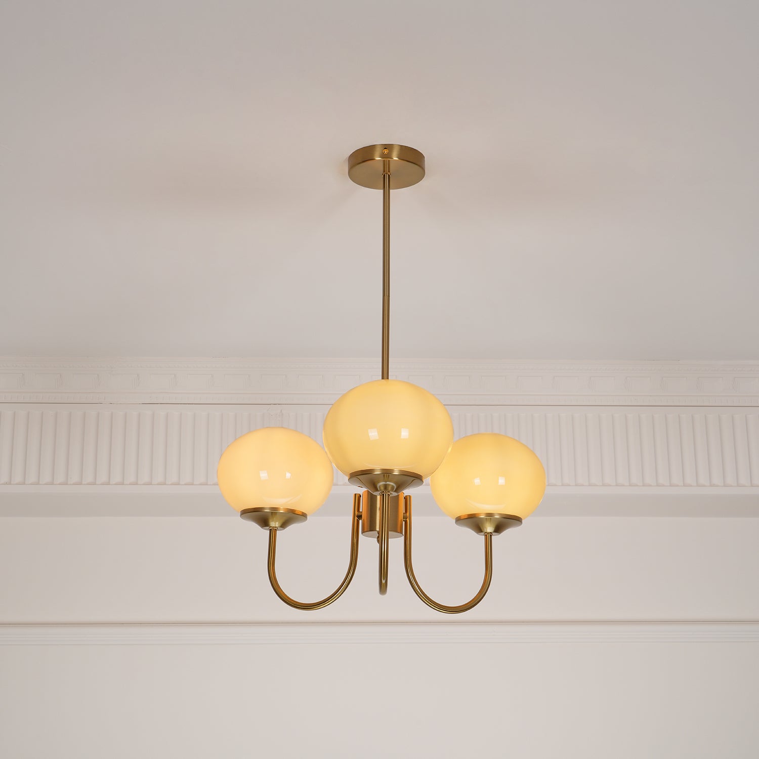 Lustra Chandelier Globe en Verre Rose Doré - Neutralighting