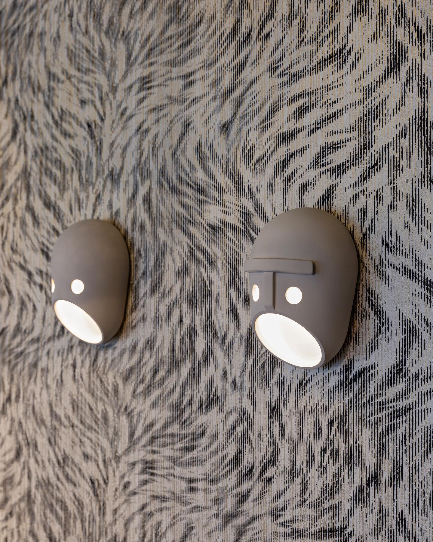 Mask Applique Murale en Résine Créativité Individuelle - Neutralighting