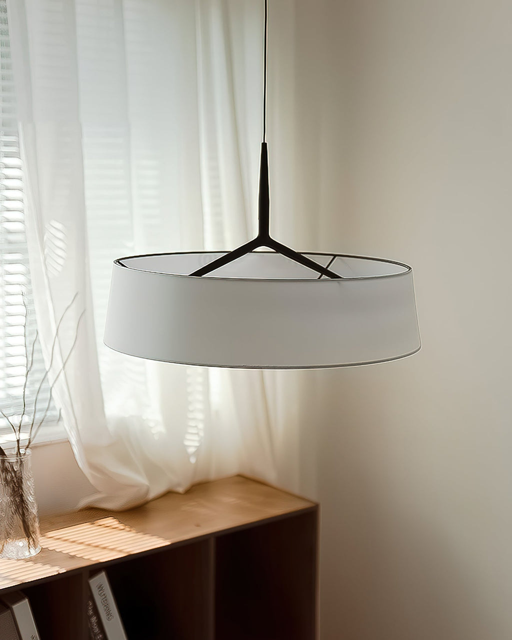 Virelli Lampe Pendante Abat-jour en Tissu Blanc Tambour Tige Noire Élégante Moderne - Neutralighting